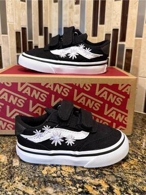Vans Brooklyn Ls V Toddler Girl Sneaker Shoes Size 5.0 TD Embroidery Black NEW